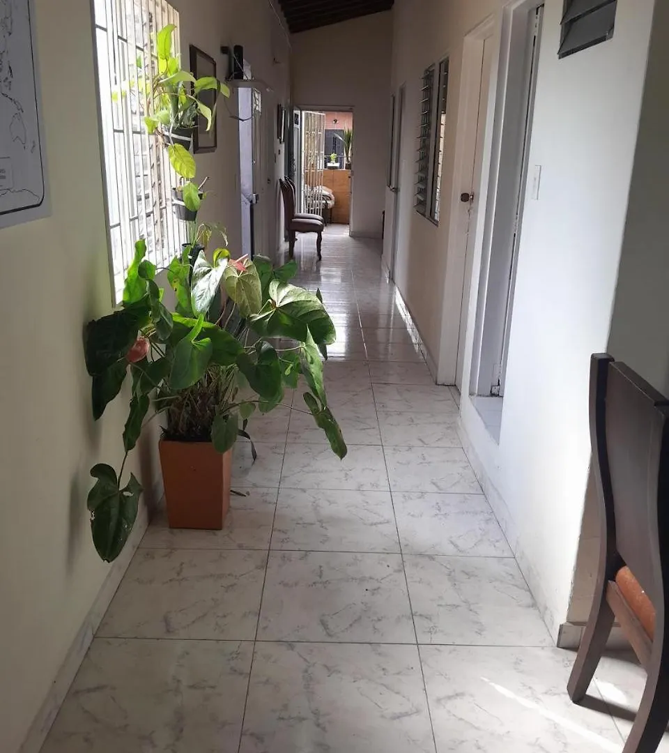 Manila Private Room #4 In Shared Apartment 메딜린 콜롬비아
