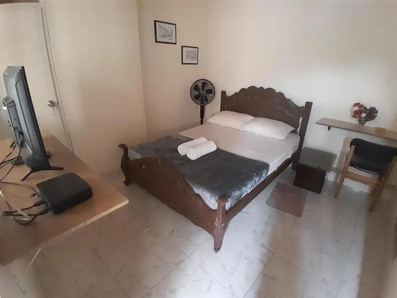 Manila Private Room #4 In Shared Apartmentの連絡先